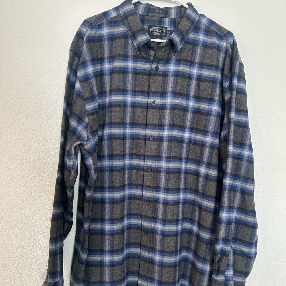 NWOT-Men’s XXL Pendleton Gray and Blue Plaid Button-Front flannel